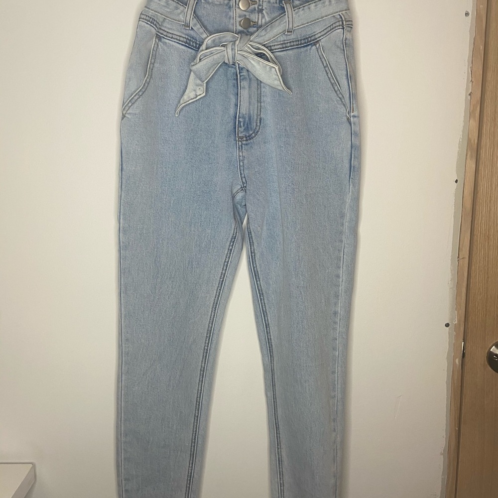 Forever 21 light wash jeans